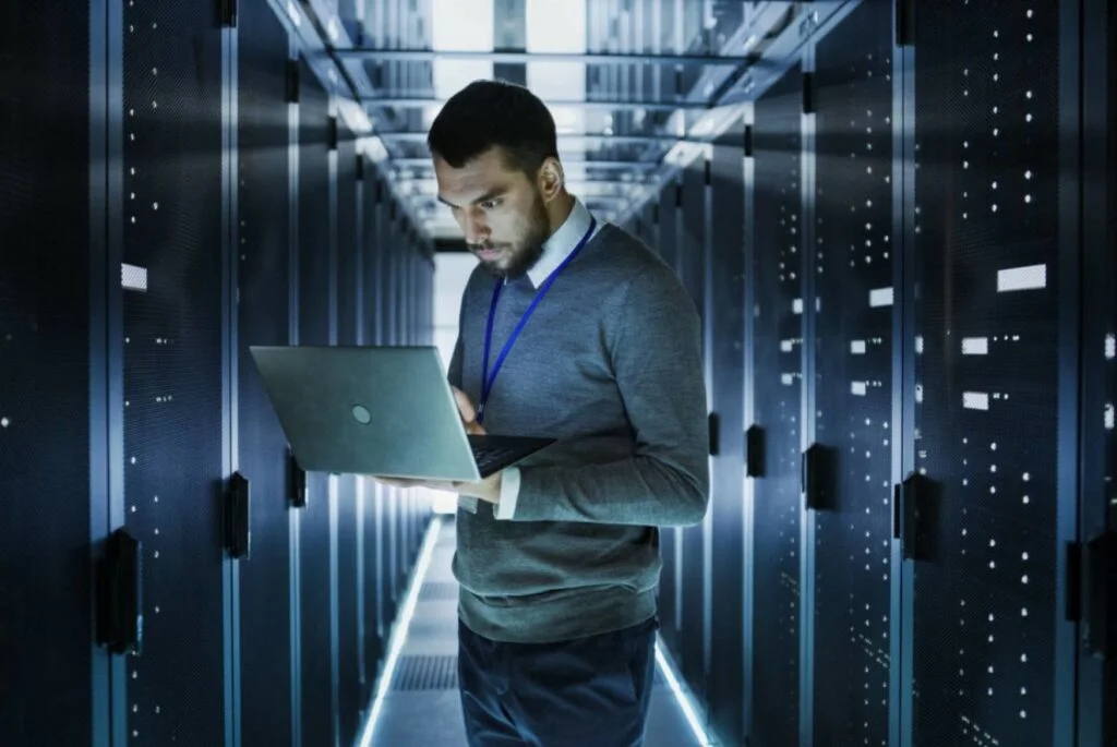 dünyanın en çok para kazandıran mesleği Yazılım Yöneticisi Maaşları